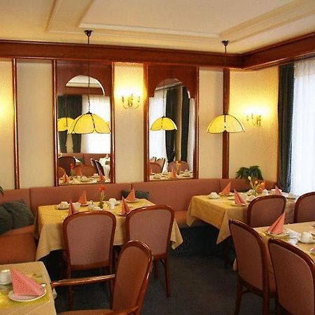Hotel Am Schelztor Esslingen am Neckar Bagian luar foto
