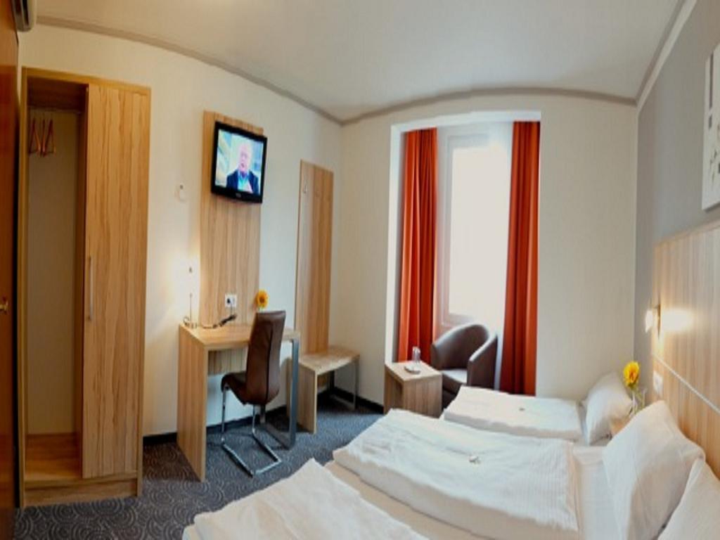 Hotel Am Schelztor Esslingen am Neckar Ruang foto